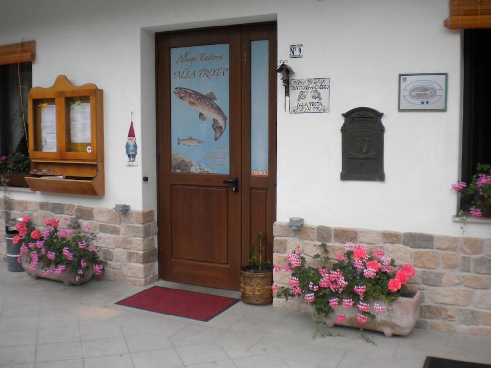 Albergo Alla Trota Pulfero エクステリア 写真